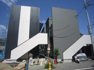 Ｏｐｕｓ　Ｏｎｅ深井外観写真
