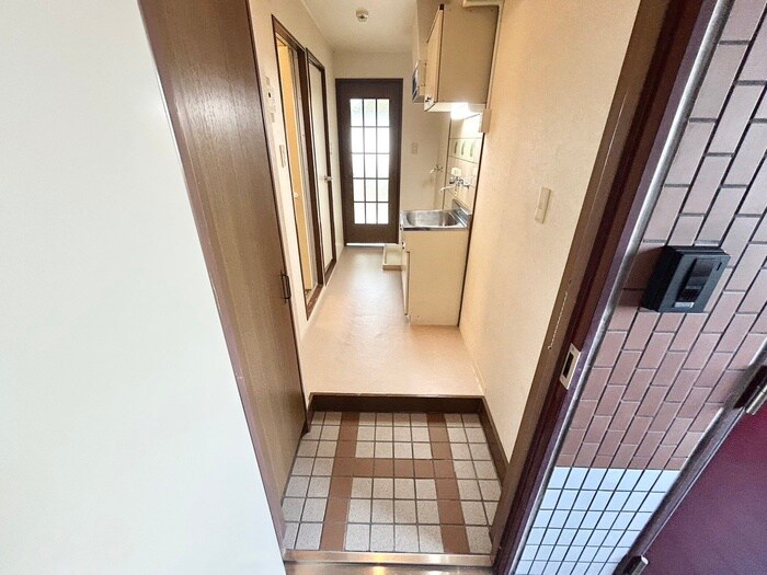 物件内観写真5　(廊下)