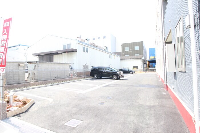 物件外観写真4　(駐車場)