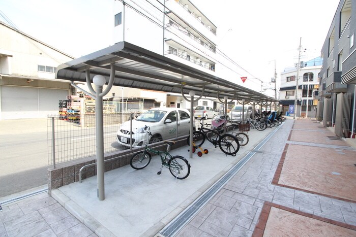 物件外観写真5　(駐輪場)