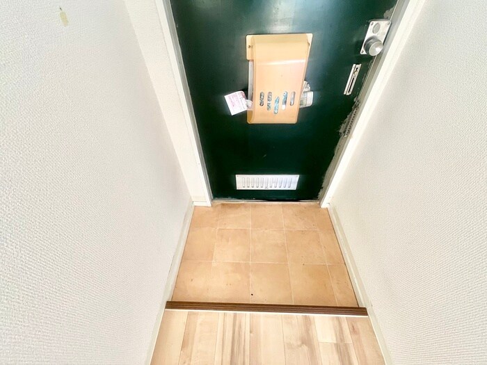 物件内観写真18　(玄関)