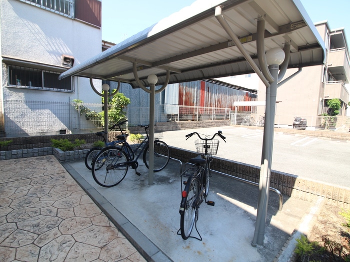 物件外観写真3　(駐輪場)