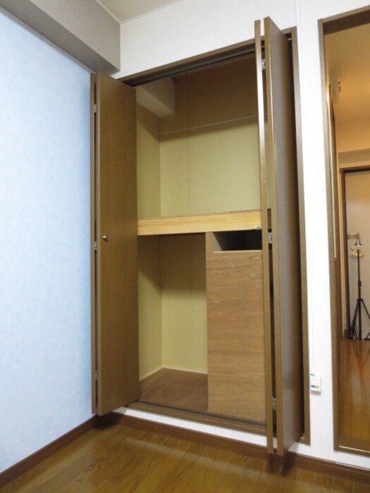 物件内観写真12　(収納)