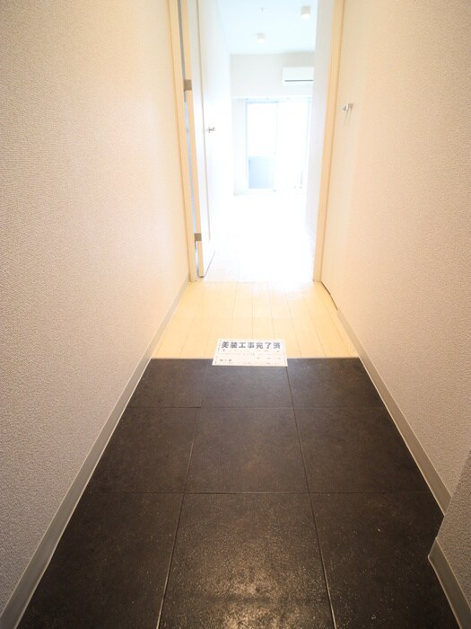 物件内観写真16　(玄関)