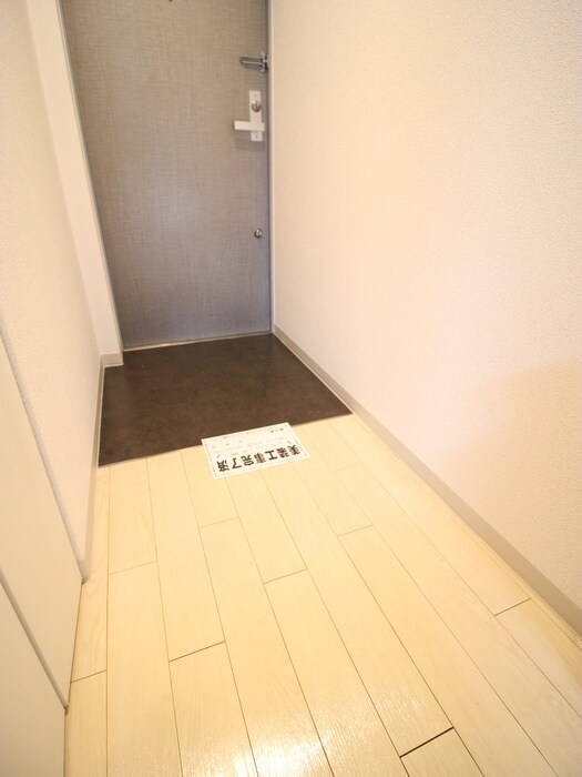 物件内観写真17　(玄関)