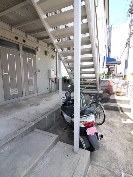 物件外観写真6　(駐輪場)