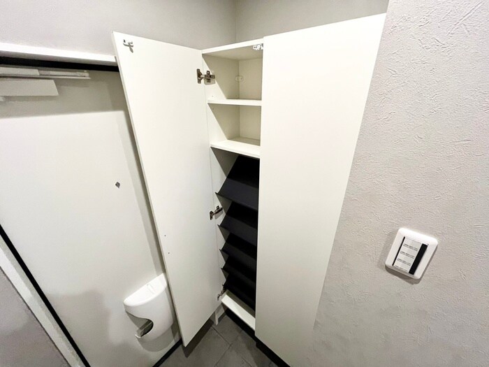 物件内観写真15　(靴箱)