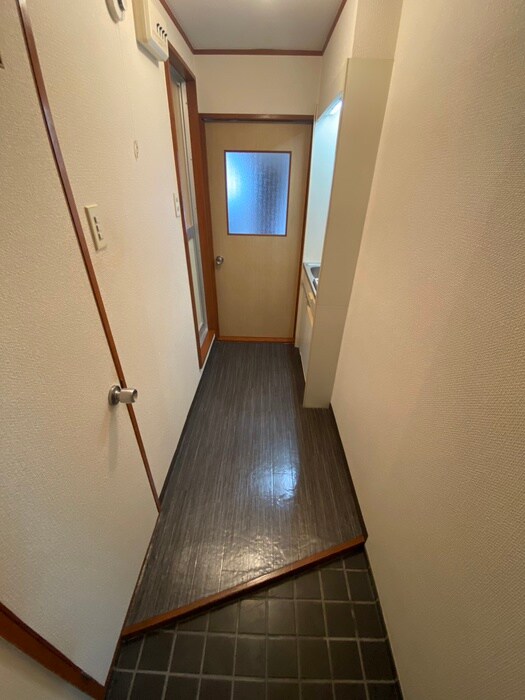 物件内観写真11　(廊下)