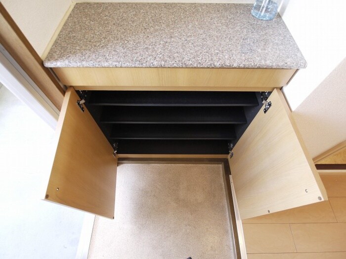 物件内観写真18　(靴箱)