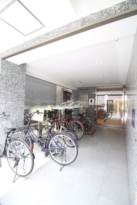 物件外観写真3　(駐輪場)