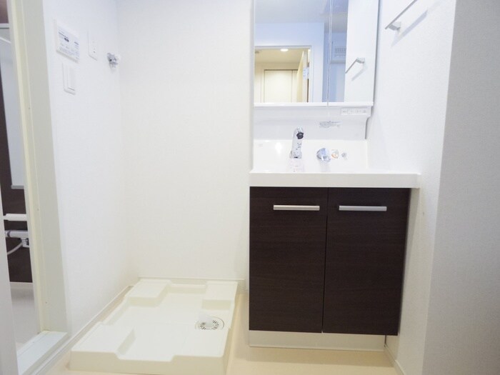 物件内観写真15　(洗濯機置場)