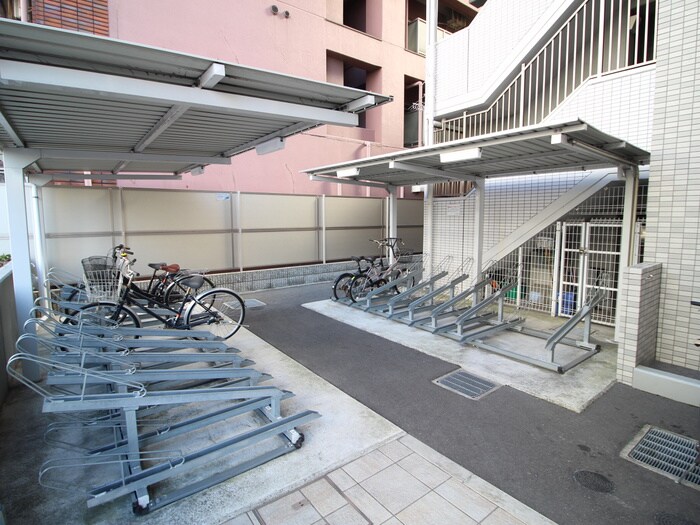 物件外観写真5　(駐輪場)