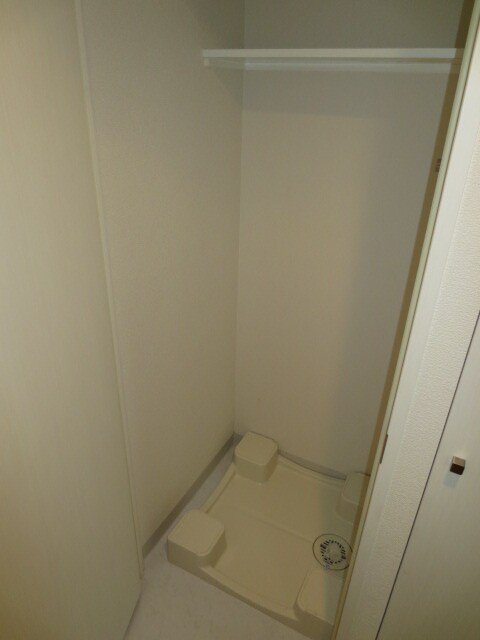 物件内観写真11　(洗濯機置場)