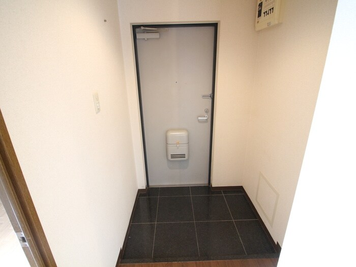 物件内観写真17　(玄関)