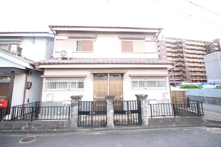 高西町貸家外観写真