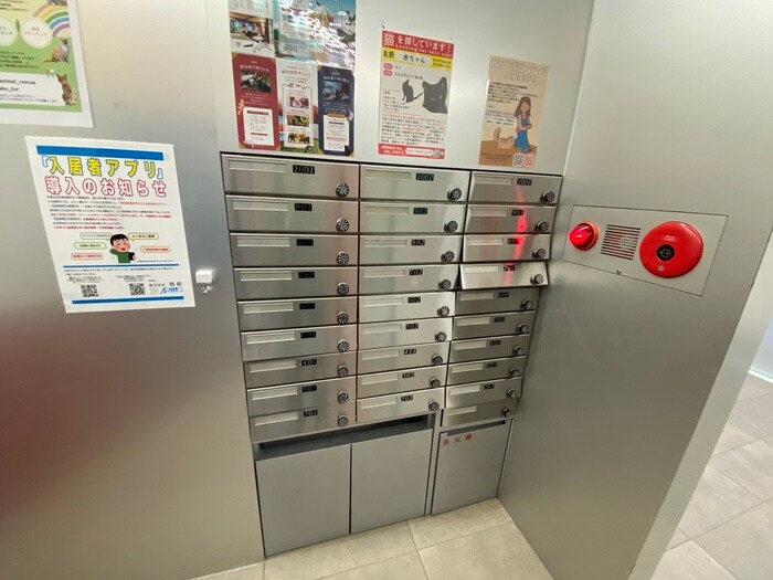 物件外観写真4　(エントランス部分)