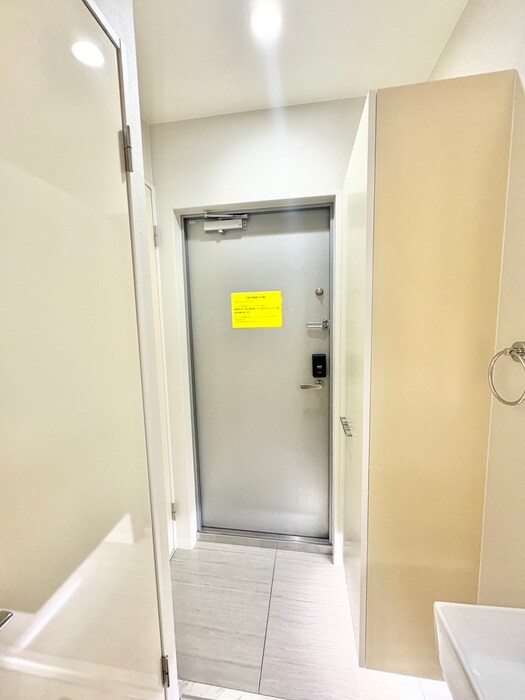 物件内観写真13　(玄関)