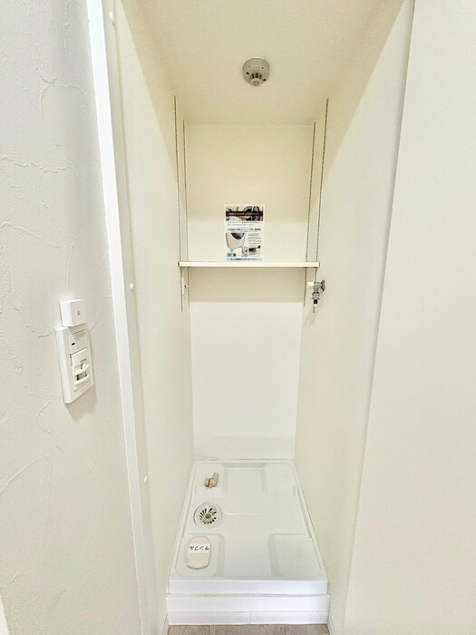 物件内観写真16　(洗濯機置場)