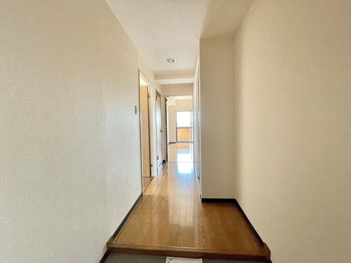 物件内観写真18　(廊下)