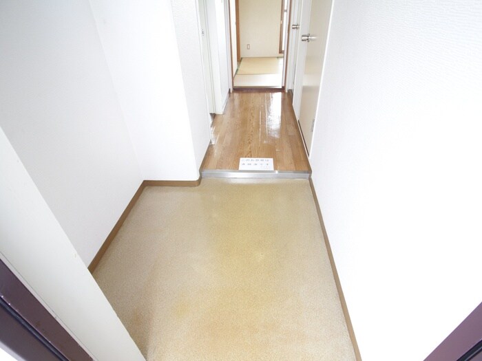 物件内観写真21　(玄関)
