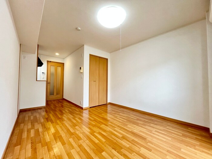 物件内観写真4　(居室)