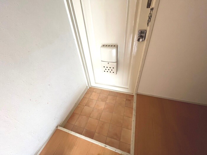 物件内観写真14　(玄関)