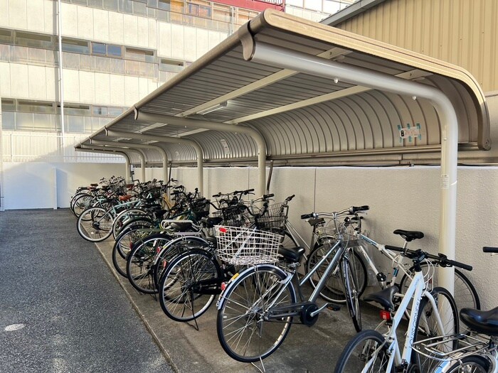 物件外観写真5　(駐輪場)