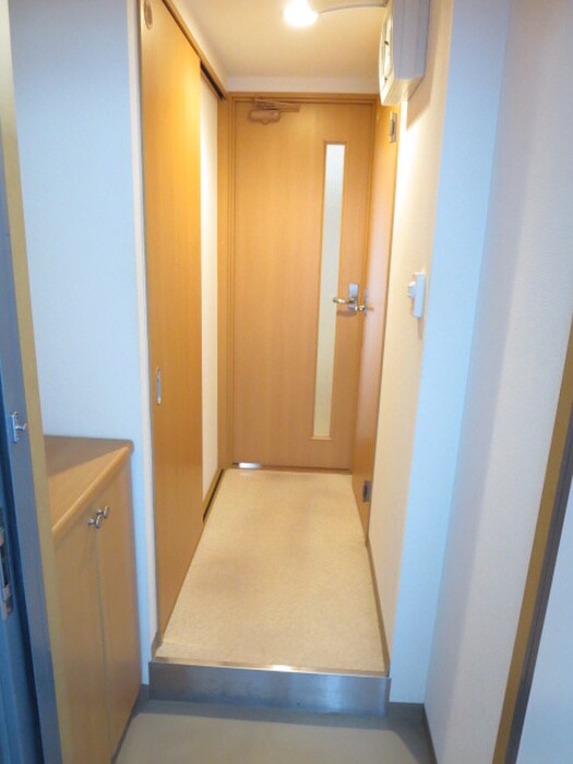 物件内観写真16　(玄関)