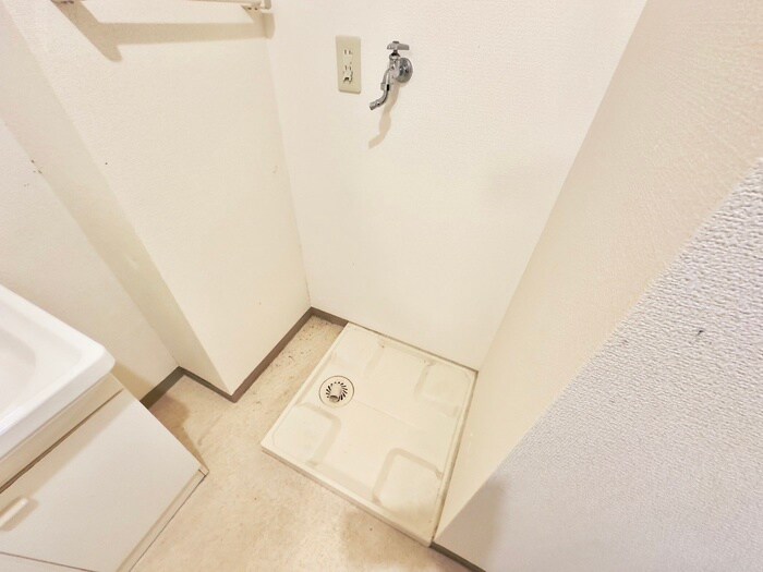 物件内観写真17　(洗濯機置場)