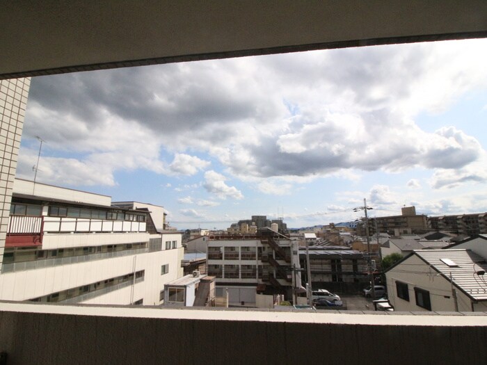 物件内観写真17　(室内からの展望)