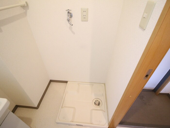 物件内観写真20　(洗濯機置場)