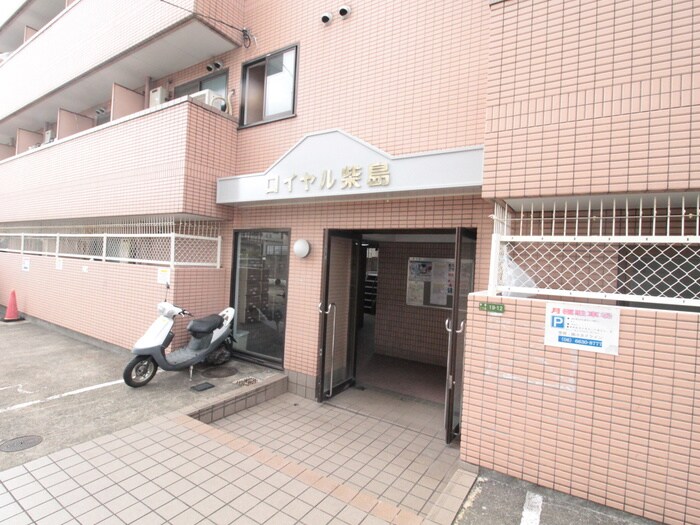 物件外観写真3　(エントランス部分)