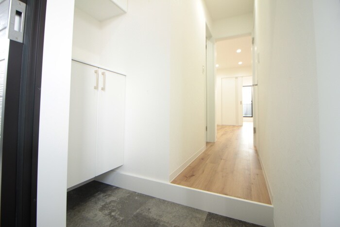 物件内観写真19　(玄関)