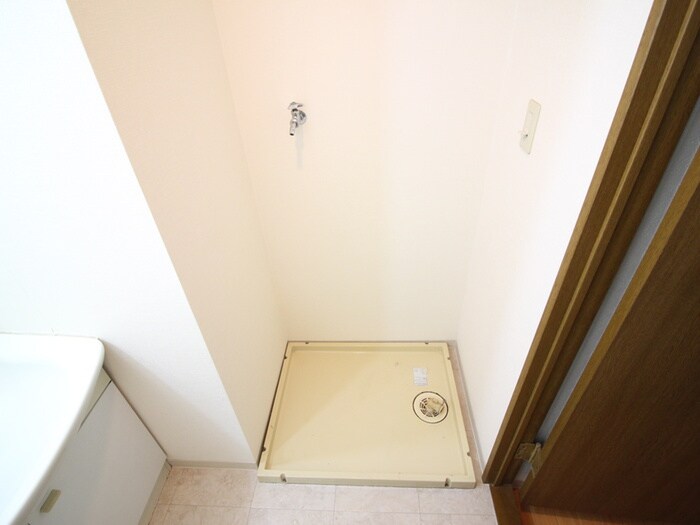 物件内観写真13　(洗濯機置場)