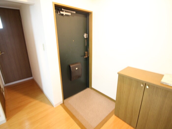 物件内観写真14　(玄関)