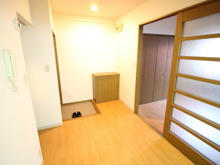 物件内観写真19　(玄関)