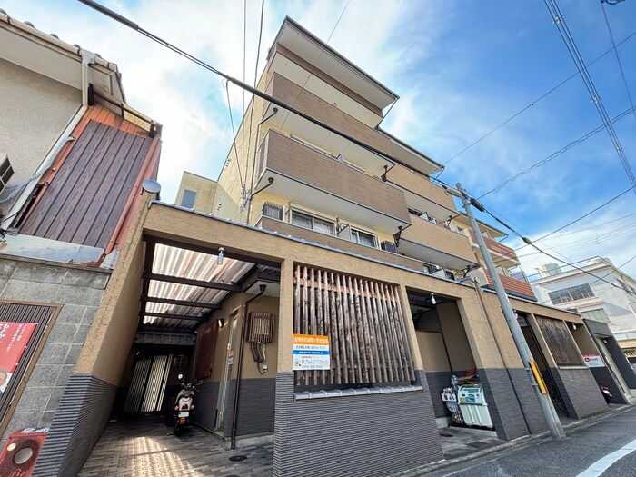 アドミ西院の外観写真