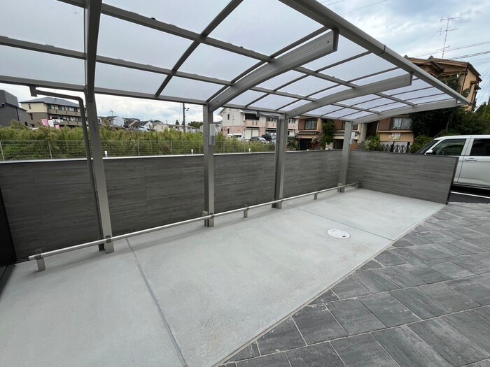 物件外観写真2　(駐輪場)