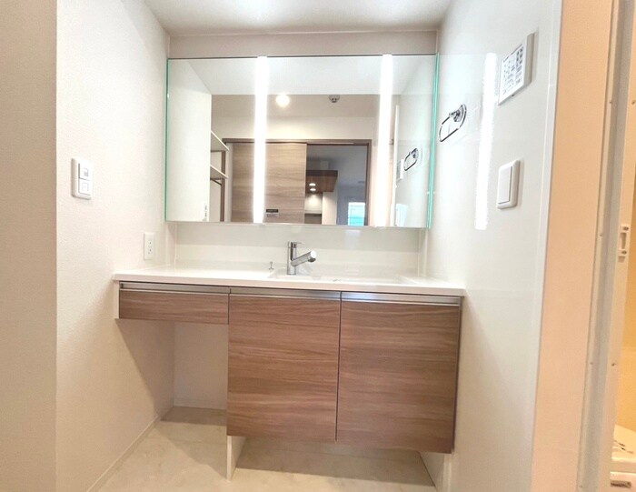 物件内観写真11　(洗面)