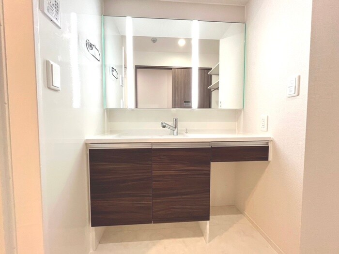 物件内観写真11　(洗面)