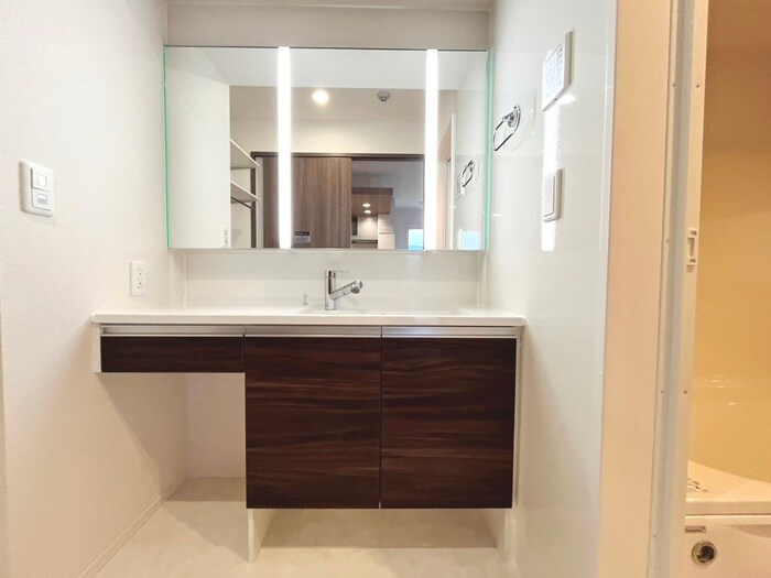 物件内観写真11　(洗面)