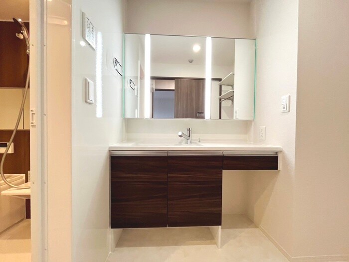 物件内観写真11　(洗面)