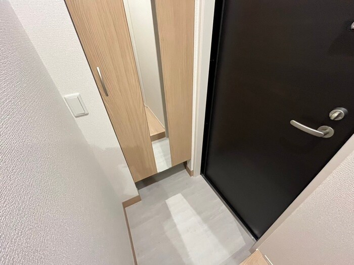 物件内観写真15　(玄関)
