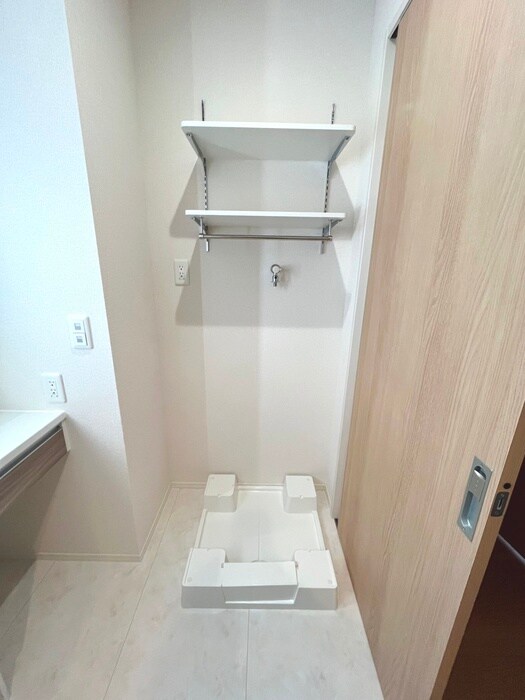 物件内観写真18　(洗濯機置場)