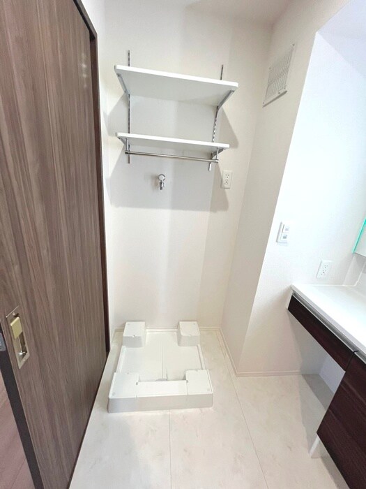 物件内観写真18　(洗濯機置場)