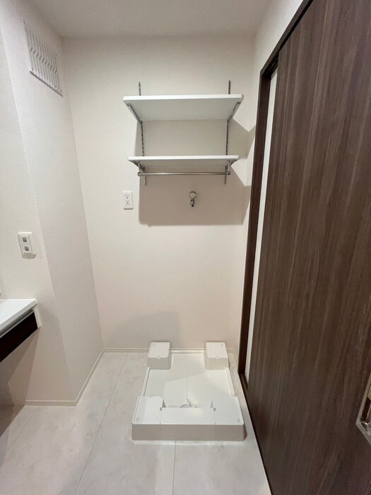 物件内観写真18　(洗濯機置場)