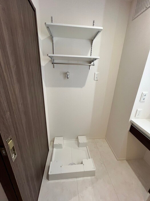 物件内観写真18　(洗濯機置場)