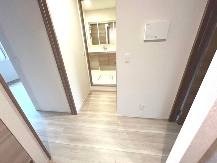 物件内観写真20　(廊下)