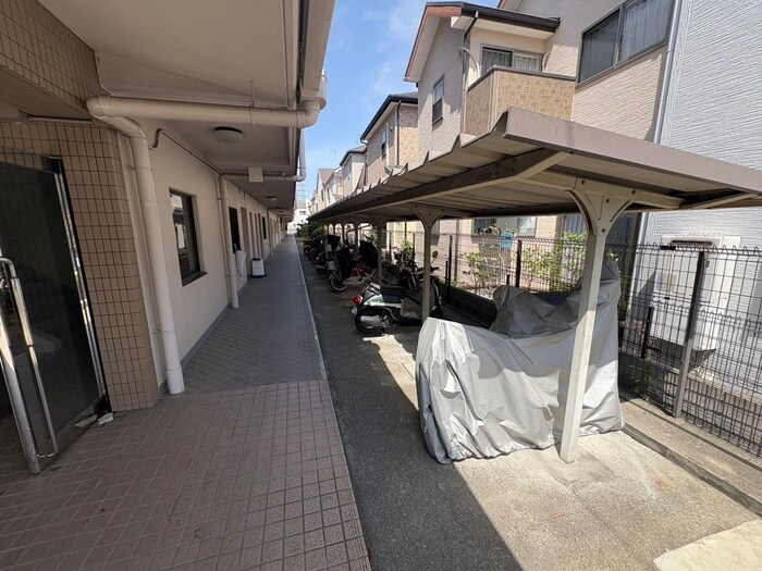 物件外観写真5　(駐輪場)