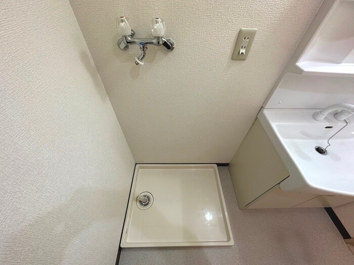 物件内観写真18　(洗濯機置場)